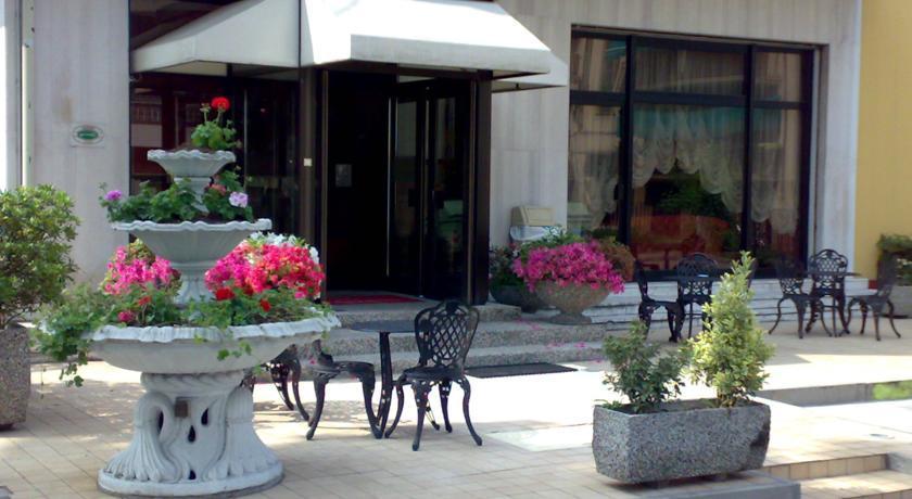 Hotel Ariston Μέστρε Εξωτερικό φωτογραφία